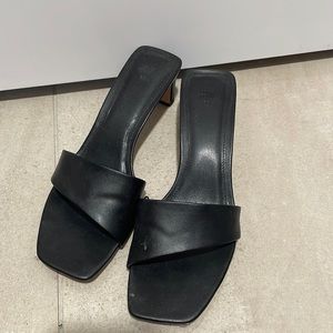Black kitten heels SIZE 8